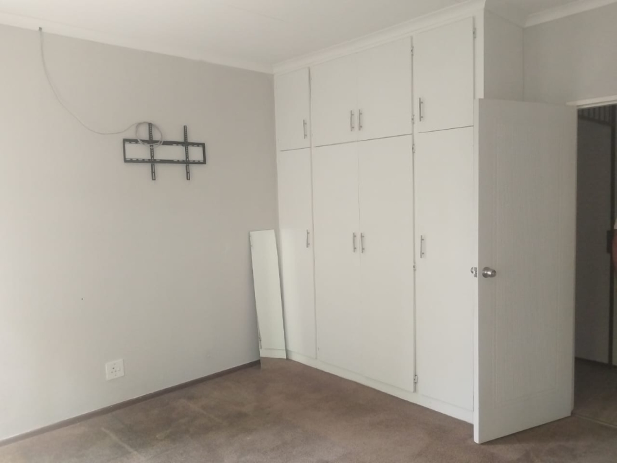 To Let 3 Bedroom Property for Rent in Hillsboro Free State